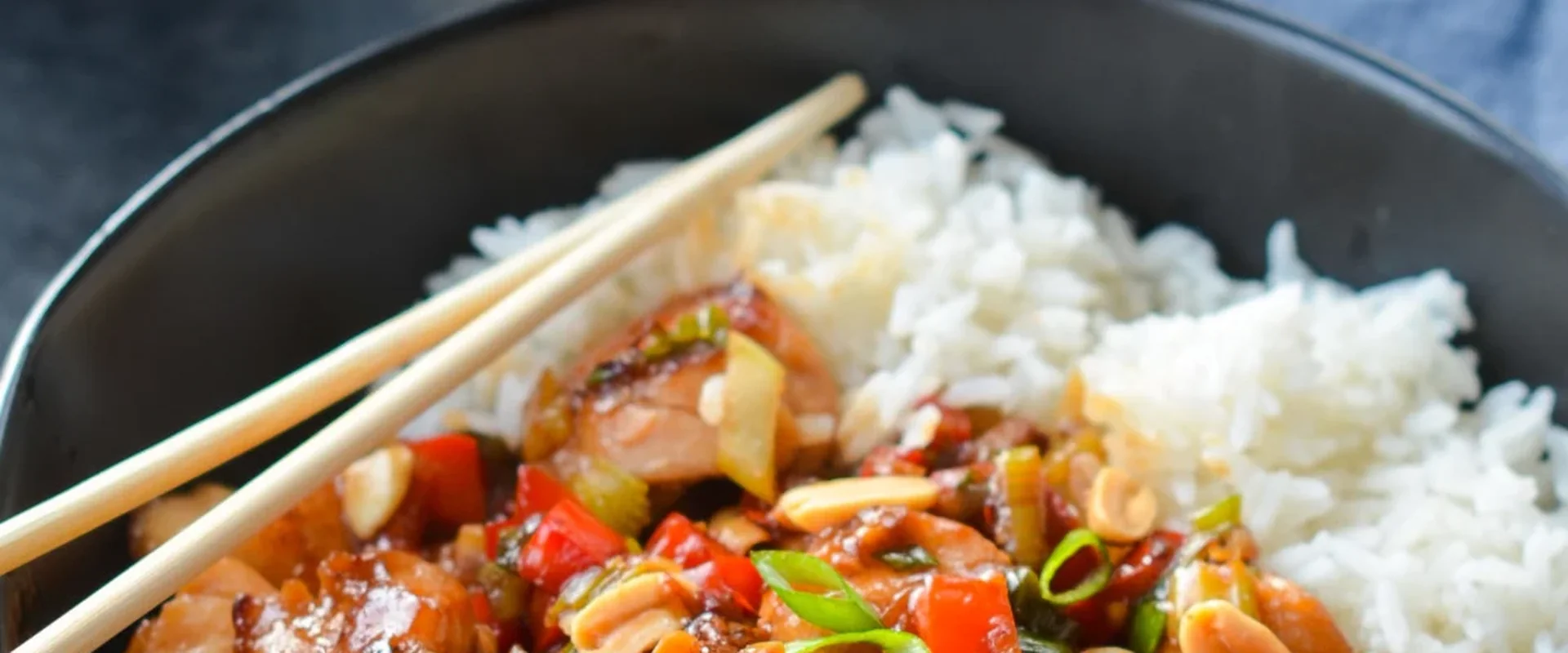 Kung Pao Chicken — pui Sichuan cu arahide