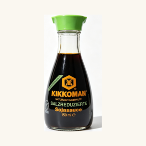 Sos de soia fermentat natural Kikkoman cu conținut redus de sare